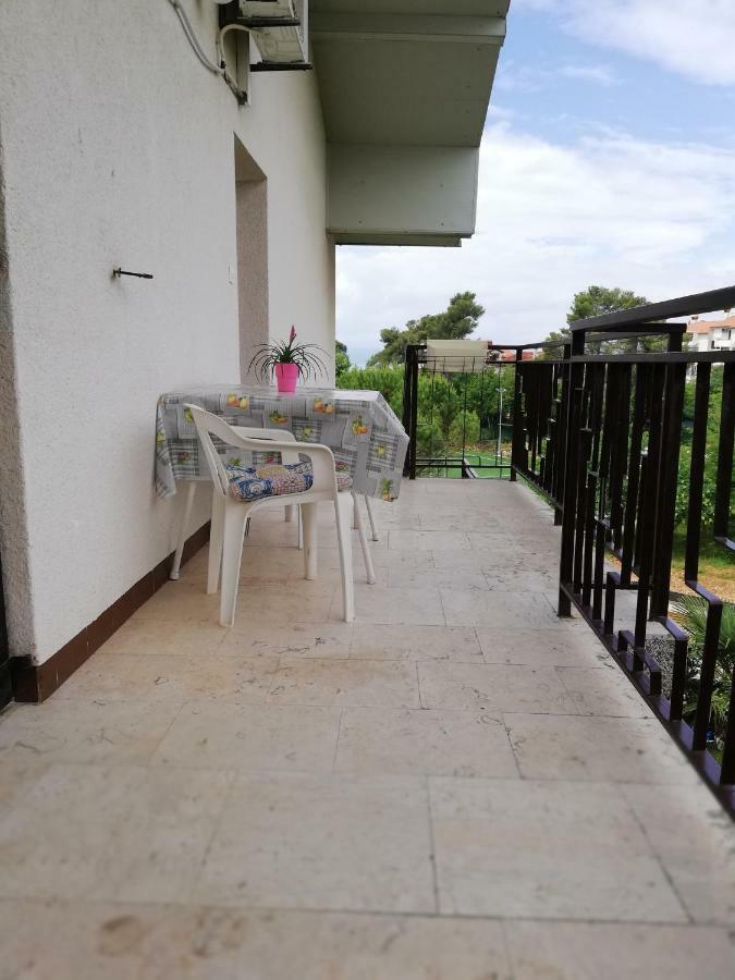 Apartment Marina Малинска Экстерьер фото